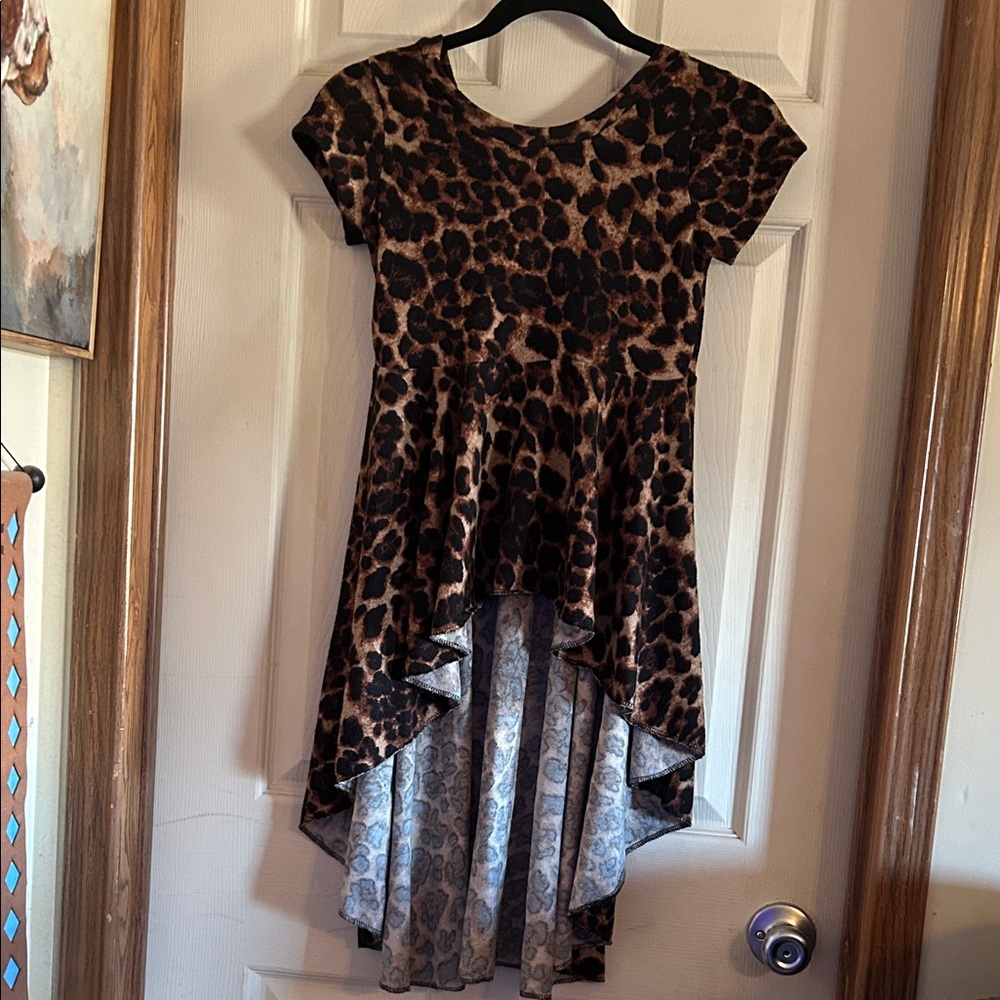 Chic Leopard Print Kids High-Low Top